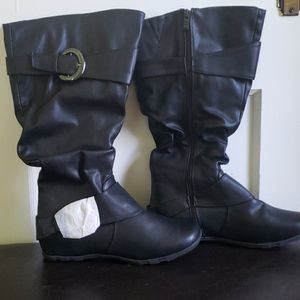 NWOT Tall black boots